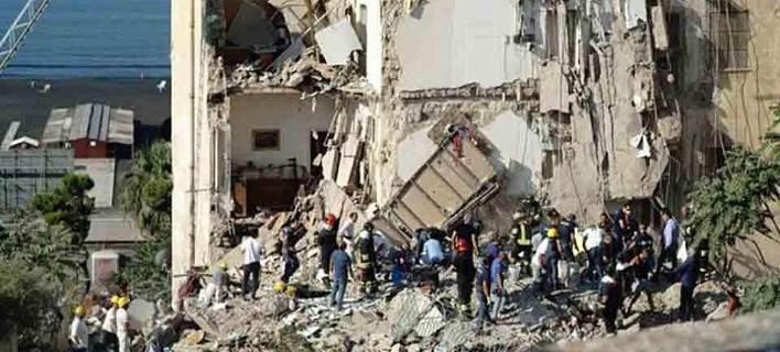 Κατέρρευσε κτίριο κοντά στη Νάπολη -Υπάρχουν εγκλωβισμένοι (βίντεο)